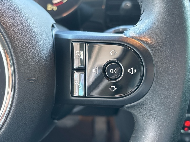 fotoG 22 del MINI MINI 5 Puertas Cooper 100 kW (136 CV) 136cv Gasolina del 2021 en Barcelona