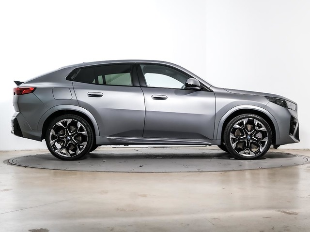 BMW X2 xDrive20d color Gris. Año 2025. 120KW(163CV). Diésel. En concesionario Oliva Motor Tarragona de Tarragona