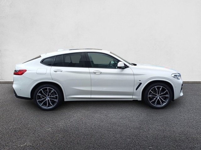 BMW X4 xDrive20d color Blanco. Año 2021. 140KW(190CV). Diésel. En concesionario Marmotor de Las Palmas