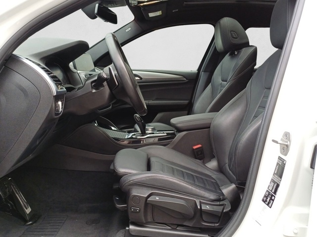 BMW X4 xDrive20d color Blanco. Año 2021. 140KW(190CV). Diésel. En concesionario Marmotor de Las Palmas