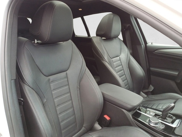 BMW X4 xDrive20d color Blanco. Año 2021. 140KW(190CV). Diésel. En concesionario Marmotor de Las Palmas