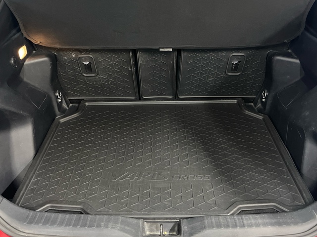Toyota Yaris Cross 120H Adventure 85 kW (116 CV)