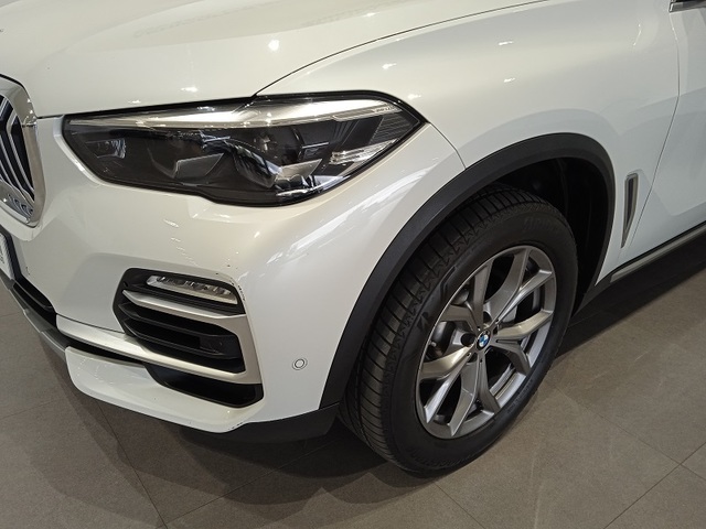 BMW X5 xDrive30d color Blanco. Año 2020. 195KW(265CV). Diésel. En concesionario Albamocion S.L. ALBACETE de Albacete