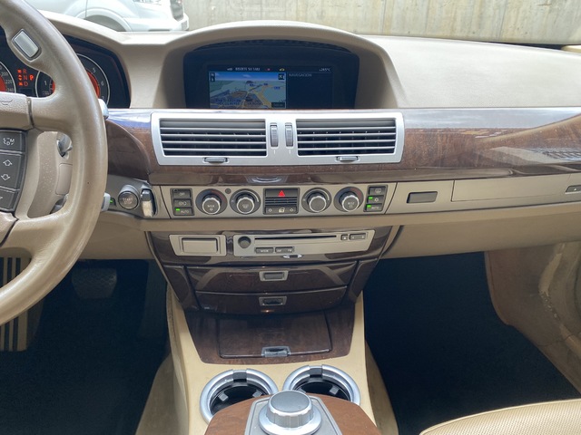 BMW Serie 7 750Li 270 kW (367 CV)