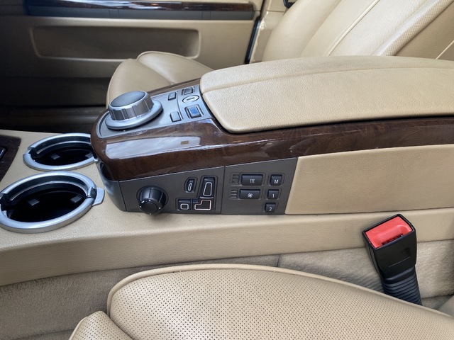 BMW Serie 7 750Li 270 kW (367 CV)