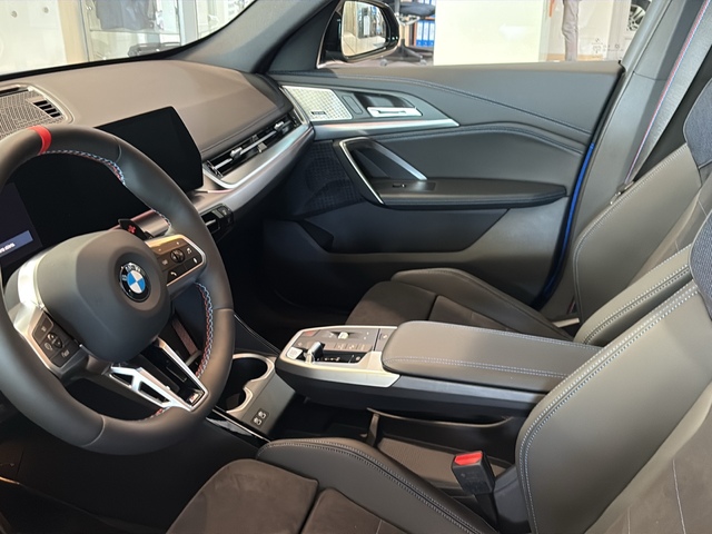 BMW X1 M35i color Azul. Año 2025. 221KW(300CV). Gasolina. En concesionario BMW Avilcar Ávila de Ávila
