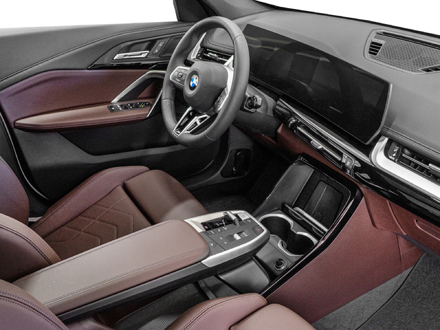 BMW X1 sDrive20i color Verde. Año 2024. 125KW(170CV). Gasolina. En concesionario Caetano Cuzco, Alcalá de Madrid