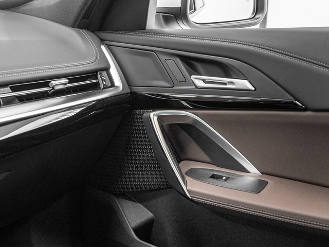 BMW X1 sDrive20i color Verde. Año 2024. 125KW(170CV). Gasolina. En concesionario Caetano Cuzco, Alcalá de Madrid