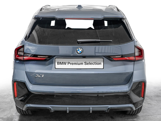 BMW X1 sDrive20i color Gris. Año 2024. 125KW(170CV). Gasolina. En concesionario Caetano Cuzco, Salvatierra de Madrid