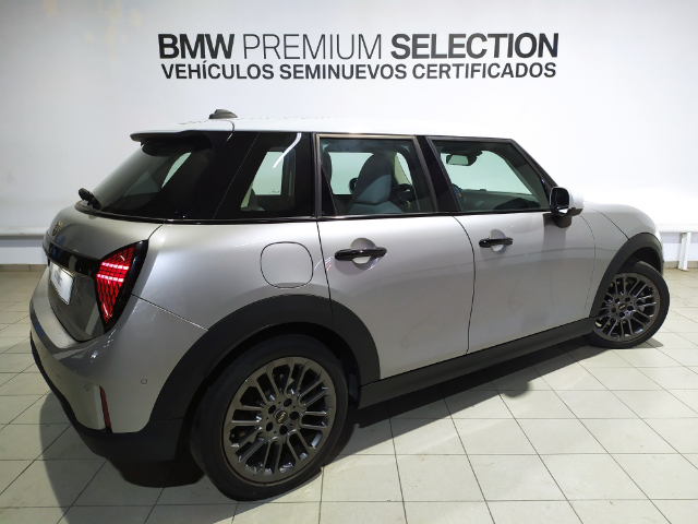 fotoG 3 del MINI MINI 5 Puertas Cooper C 115 kW (156 CV) 156cv Gasolina del 2025 en Alicante