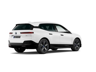 Fotos de BMW iX xDrive40 color Blanco. Año 2025. 240KW(326CV). Eléctrico. En concesionario Movilnorte El Plantio de Madrid