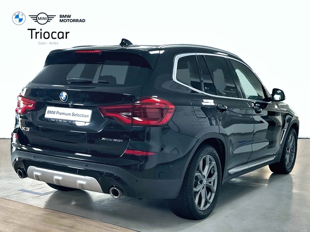 BMW X3 xDrive20i color Negro. Año 2021. 135KW(184CV). Gasolina. En concesionario Triocar Gijón (Bmw y Mini) de Asturias