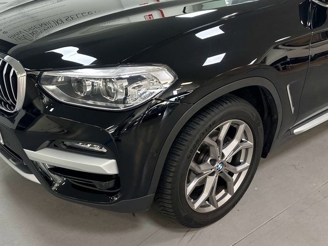 BMW X3 xDrive20i color Negro. Año 2021. 135KW(184CV). Gasolina. En concesionario Triocar Gijón (Bmw y Mini) de Asturias