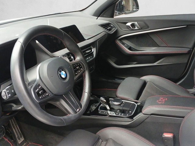 BMW Serie 1 128ti color Blanco. Año 2023. 195KW(265CV). Gasolina. En concesionario Enekuri Motor de Vizcaya