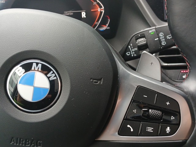 BMW Serie 1 128ti color Blanco. Año 2023. 195KW(265CV). Gasolina. En concesionario Enekuri Motor de Vizcaya