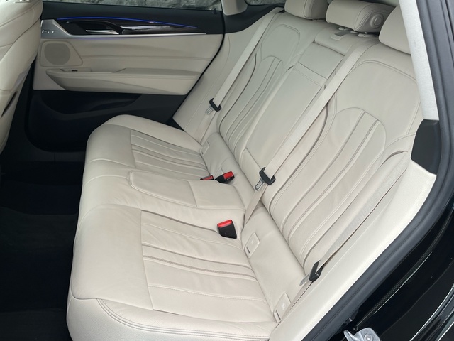 BMW Serie 6 630d Gran Turismo color Negro. Año 2019. 195KW(265CV). Diésel. En concesionario Grünblau Motor (Bmw y Mini) de Cantabria