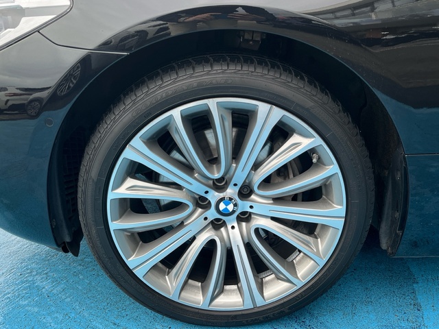 BMW Serie 6 630d Gran Turismo color Negro. Año 2019. 195KW(265CV). Diésel. En concesionario Grünblau Motor (Bmw y Mini) de Cantabria