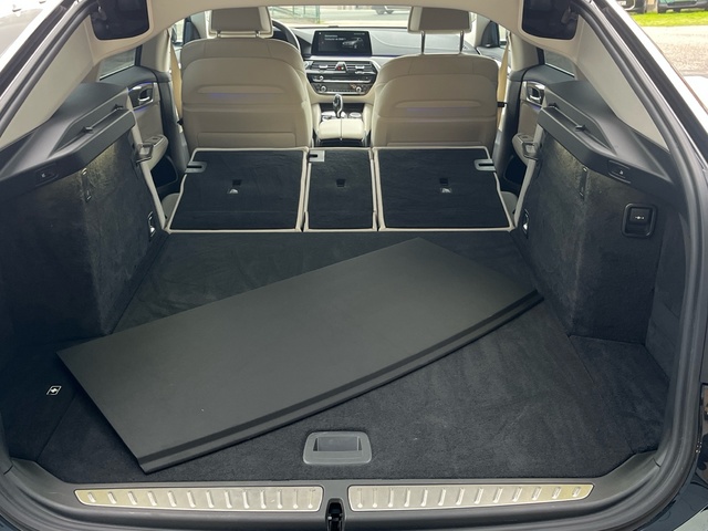 BMW Serie 6 630d Gran Turismo color Negro. Año 2019. 195KW(265CV). Diésel. En concesionario Grünblau Motor (Bmw y Mini) de Cantabria