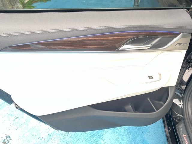 BMW Serie 6 630d Gran Turismo color Negro. Año 2019. 195KW(265CV). Diésel. En concesionario Grünblau Motor (Bmw y Mini) de Cantabria