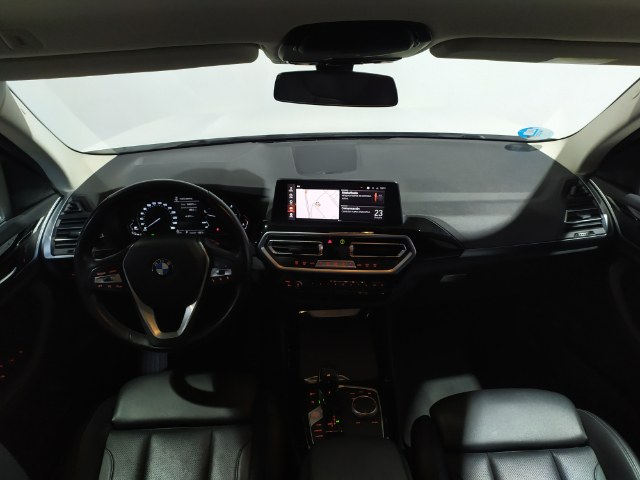 BMW X3 sDrive18d color Blanco. Año 2022. 110KW(150CV). Diésel. En concesionario Hispamovil Elche de Alicante