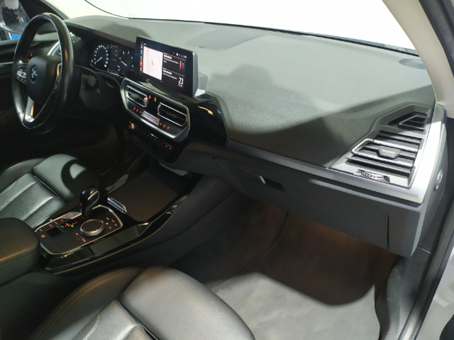 BMW X3 sDrive18d color Blanco. Año 2022. 110KW(150CV). Diésel. En concesionario Hispamovil Elche de Alicante