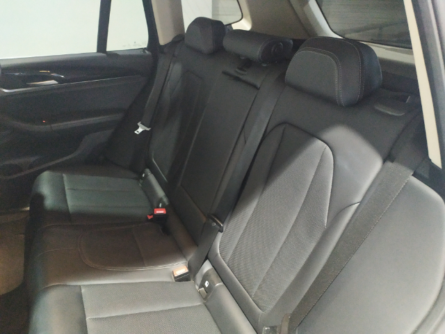 BMW X3 sDrive18d color Blanco. Año 2022. 110KW(150CV). Diésel. En concesionario Hispamovil Elche de Alicante