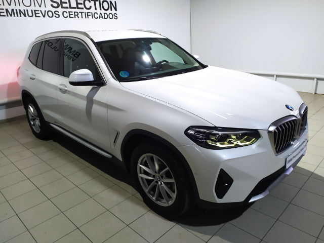 BMW X3 sDrive18d color Blanco. Año 2022. 110KW(150CV). Diésel. En concesionario Hispamovil Elche de Alicante