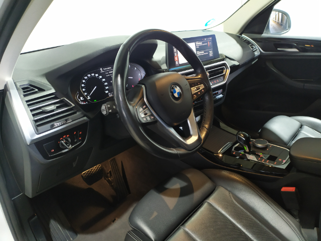 BMW X3 sDrive18d color Blanco. Año 2022. 110KW(150CV). Diésel. En concesionario Hispamovil Elche de Alicante