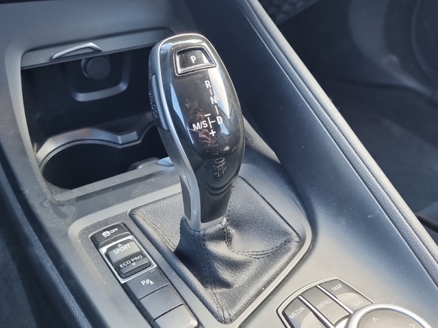 BMW X1 sDrive18d color Blanco. Año 2019. 110KW(150CV). Diésel. En concesionario GANDIA Automoviles Fersan, S.A. de Valencia