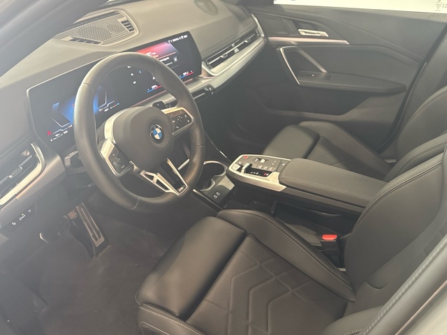 BMW X1 sDrive20d color Gris Plata. Año 2025. 120KW(163CV). Diésel. En concesionario Burgocar (Bmw y Mini) de Burgos