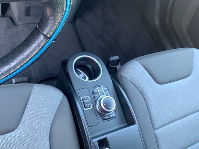 BMW i3 120Ah color Blanco. Año 2019. 125KW(170CV). Eléctrico. En concesionario Celtamotor Caldas Reis de Pontevedra