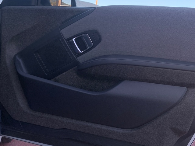 BMW i3 120Ah color Blanco. Año 2019. 125KW(170CV). Eléctrico. En concesionario Celtamotor Caldas Reis de Pontevedra