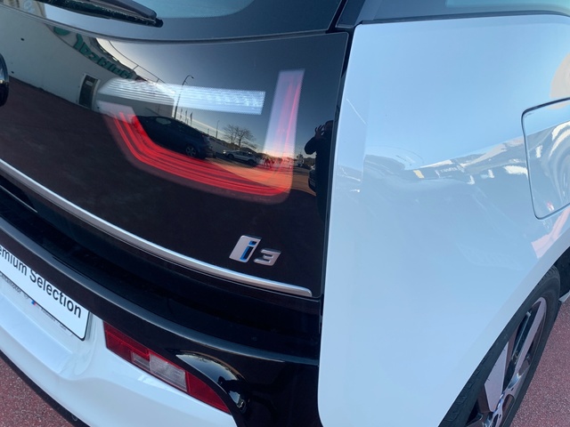 BMW i3 120Ah color Blanco. Año 2019. 125KW(170CV). Eléctrico. En concesionario Celtamotor Caldas Reis de Pontevedra