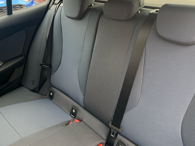 BMW Serie 1 120d color Gris. Año 2025. 120KW(163CV). Diésel. En concesionario Celtamotor Pontevedra de Pontevedra