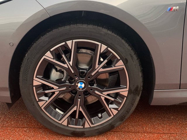 BMW Serie 1 120d color Gris. Año 2025. 120KW(163CV). Diésel. En concesionario Celtamotor Pontevedra de Pontevedra