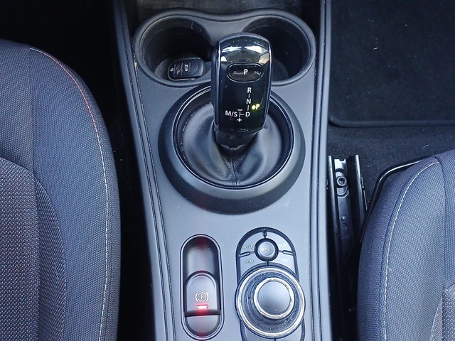 fotoG 16 del MINI MINI Countryman Cooper 100 kW (136 CV) 136cv Gasolina del 2021 en Vizcaya