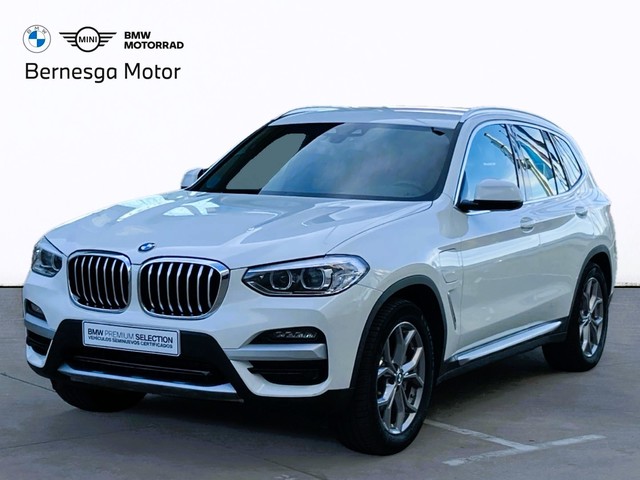 BMW X3 xDrive30e color Blanco. Año 2021. 215KW(292CV). Híbrido Electro/Gasolina. En concesionario Bernesga Motor León (Bmw y Mini) de León