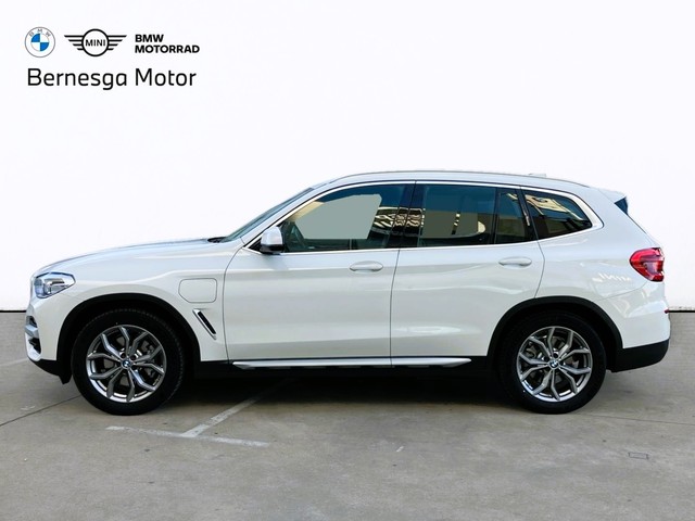 BMW X3 xDrive30e color Blanco. Año 2021. 215KW(292CV). Híbrido Electro/Gasolina. En concesionario Bernesga Motor León (Bmw y Mini) de León