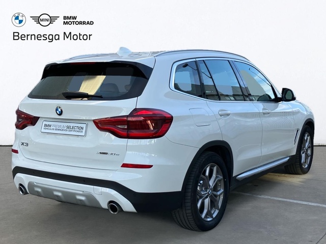 BMW X3 xDrive30e color Blanco. Año 2021. 215KW(292CV). Híbrido Electro/Gasolina. En concesionario Bernesga Motor León (Bmw y Mini) de León