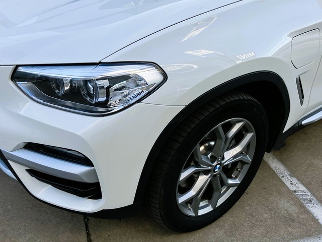 BMW X3 xDrive30e color Blanco. Año 2021. 215KW(292CV). Híbrido Electro/Gasolina. En concesionario Bernesga Motor León (Bmw y Mini) de León