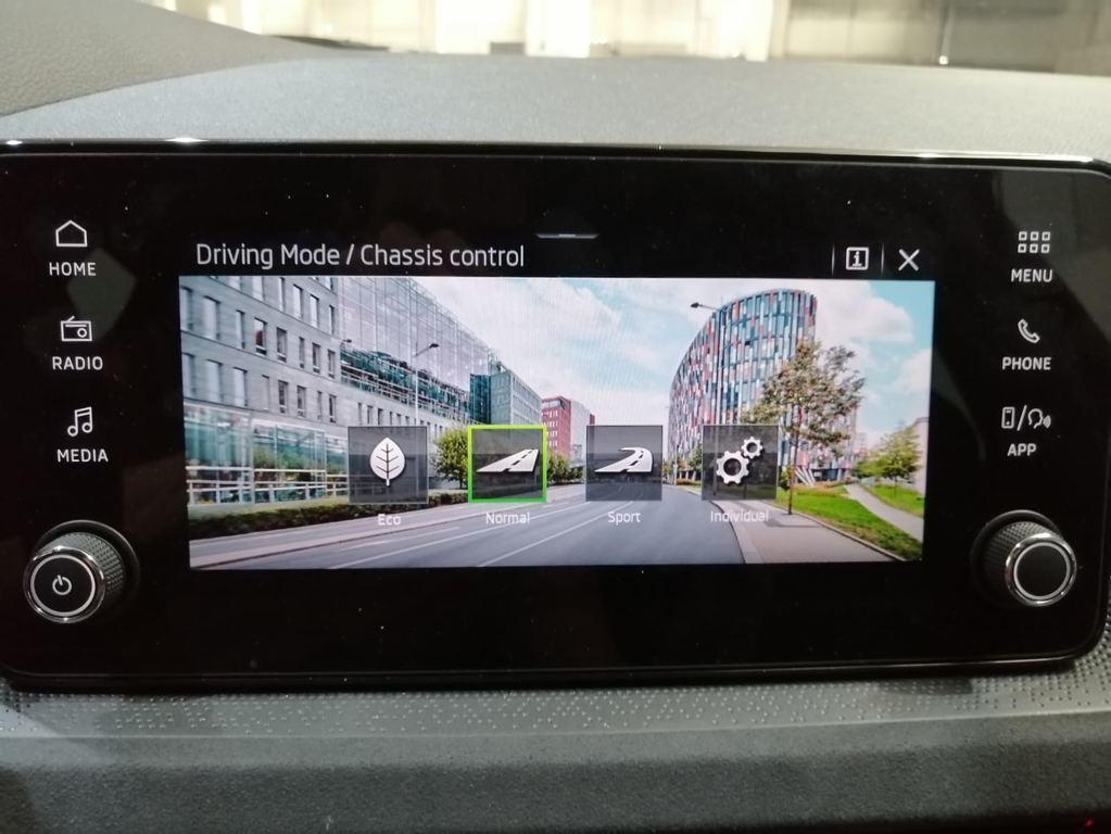 1.0 TSI Sport DSG 85 kW (115 CV)