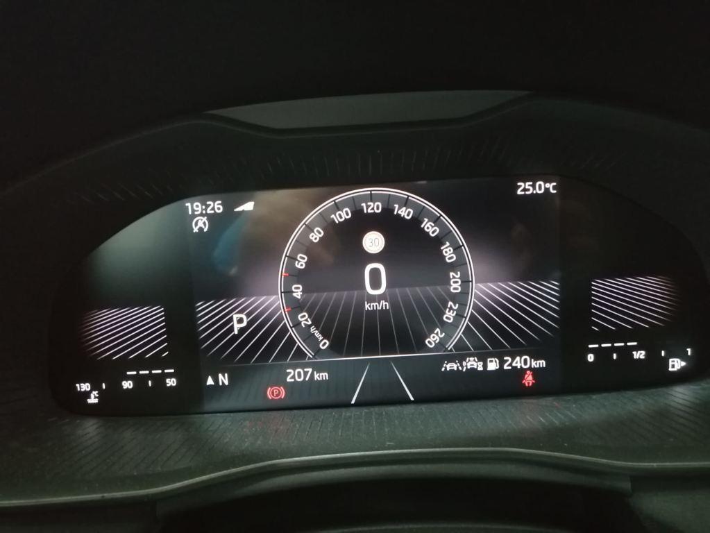 Design 1.0 TSI DSG 85 kW (115 CV)
