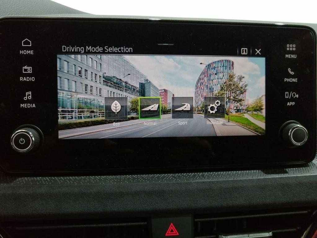 Design 1.0 TSI DSG 85 kW (115 CV)