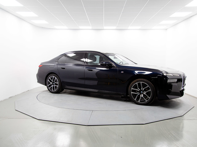 BMW Serie 7 740d color Negro. Año 2025. 220KW(299CV). Diésel. En concesionario Móvil Begar Alicante de Alicante