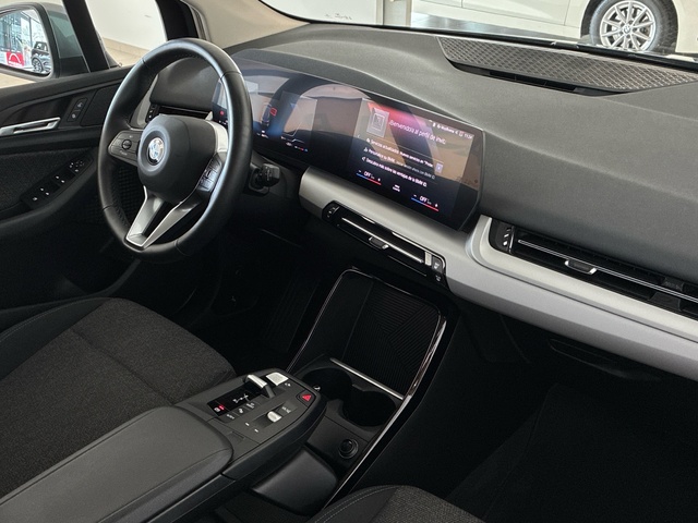 BMW Serie 2 218i Active Tourer color Gris. Año 2022. 100KW(136CV). Gasolina. En concesionario BMW Marcos Automoción de Valencia