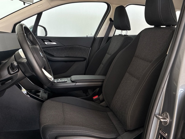 BMW Serie 2 218i Active Tourer color Gris. Año 2022. 100KW(136CV). Gasolina. En concesionario BMW Marcos Automoción de Valencia