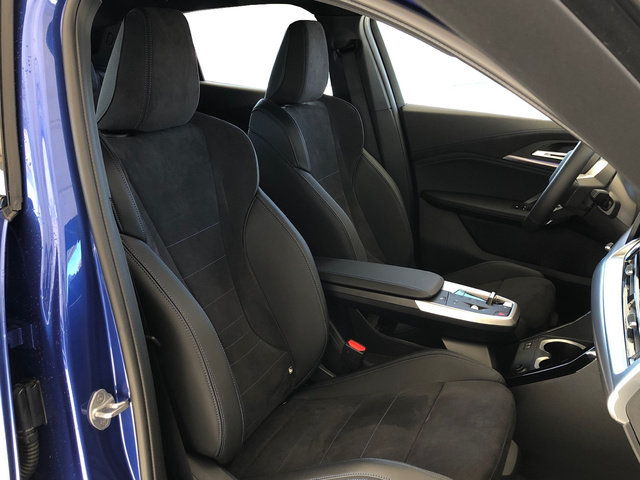 BMW iX2 xDrive30 color Azul. Año 2025. 230KW(313CV). Eléctrico. En concesionario Vehinter Getafe de Madrid