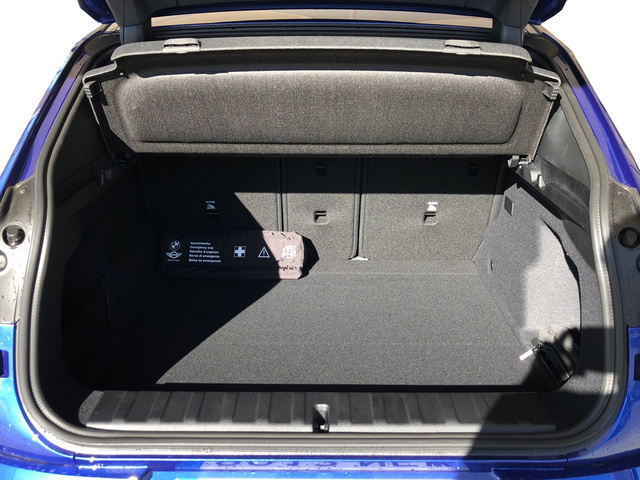 BMW iX2 xDrive30 color Azul. Año 2025. 230KW(313CV). Eléctrico. En concesionario Vehinter Getafe de Madrid