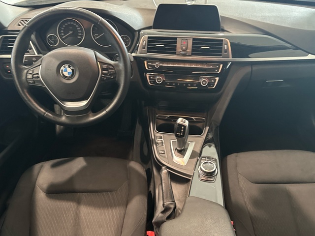 BMW Serie 3 318d color Blanco. Año 2018. 110KW(150CV). Diésel. En concesionario Burgocar (Bmw y Mini) de Burgos