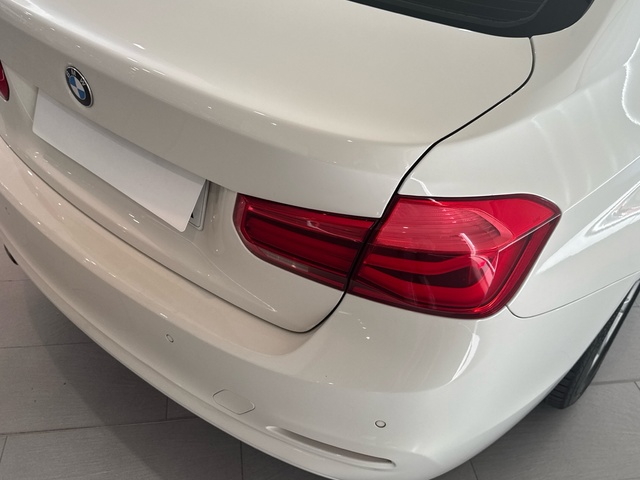 BMW Serie 3 318d color Blanco. Año 2018. 110KW(150CV). Diésel. En concesionario Burgocar (Bmw y Mini) de Burgos
